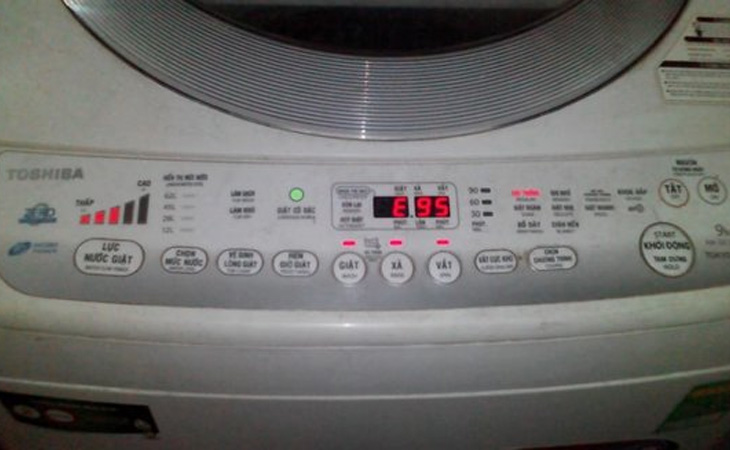 Lỗi E95 máy giặt Toshiba và cách sửa lỗi đơn giản